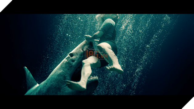 Quái vật dưới đáy biển trở lại trong Hung thần đại dương: Thảm sát 6