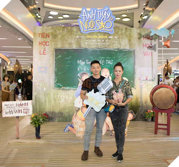 Huyme điển trai, Miu Lê rạng rỡ tại họp báo Anh thầy ngôi sao 15