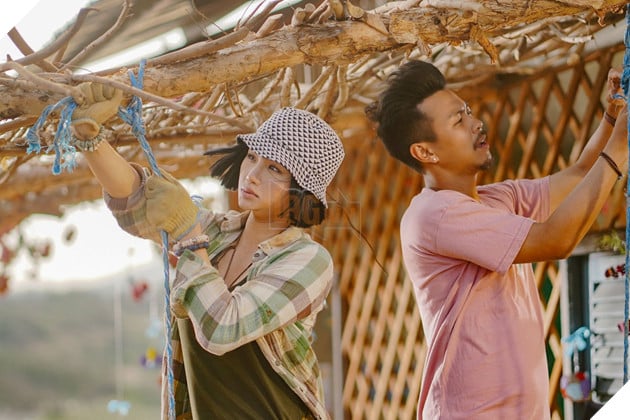 Anh thầy ngôi sao: Màu sắc trong trẻo nhất tại phòng vé tháng 8  4