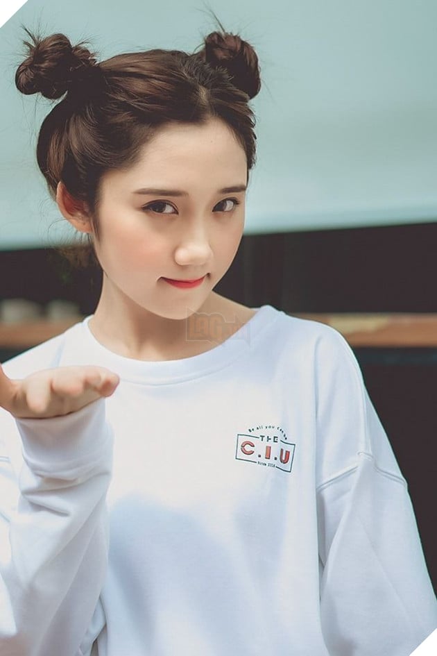 Ngắm nhìn Cô giáo My cực nhắng nhít bên chai Sting khiến fan như tan chảy 4