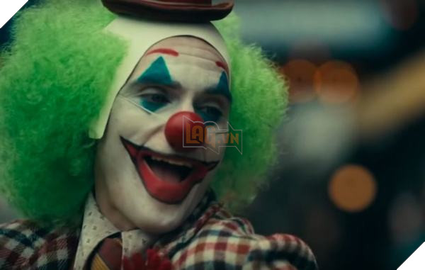 Đạo diễn Joker dành một năm trời thuyết phục Warner Bros làm phim gắn nhãn R