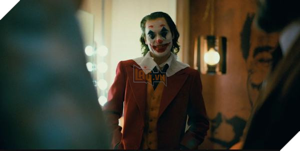 Đạo diễn Joker dành một năm trời thuyết phục Warner Bros làm phim gắn nhãn R 2