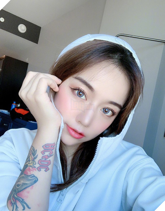 Hot girl búp bê tự tin khoe mặt mộc khiến fan há hốc mồm vì kinh ngạc 2