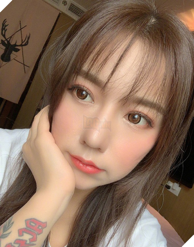 Hot girl búp bê tự tin khoe mặt mộc khiến fan há hốc mồm vì kinh ngạc 4