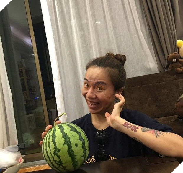 Hot girl búp bê tự tin khoe mặt mộc khiến fan há hốc mồm vì kinh ngạc 6