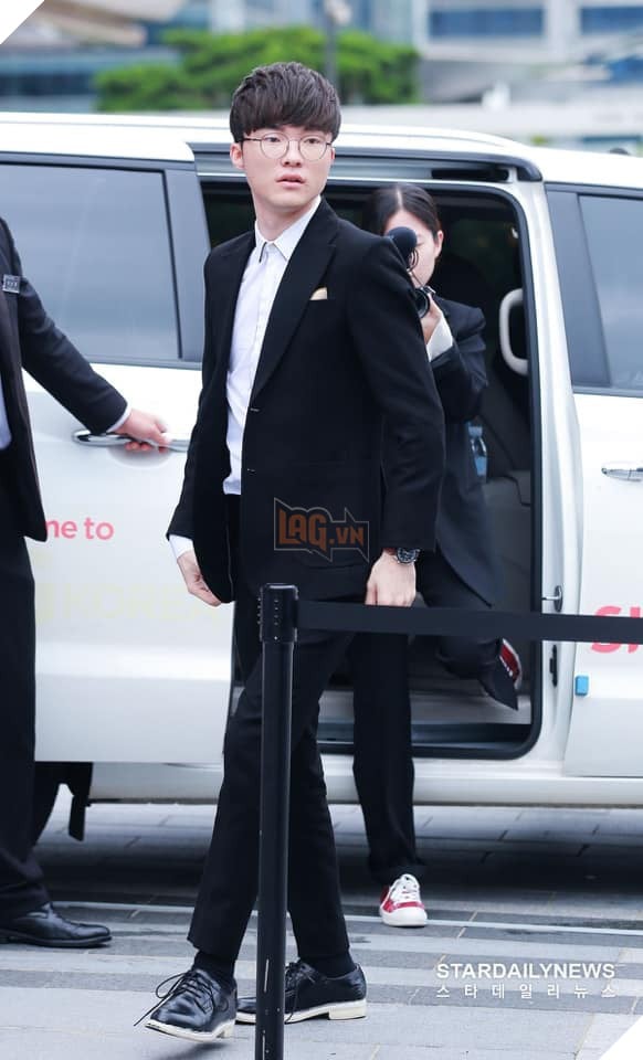 LMHT: Faker bất ngờ lột xác hóa soái ca tham dự sự kiện tại Hàn Quốc 11