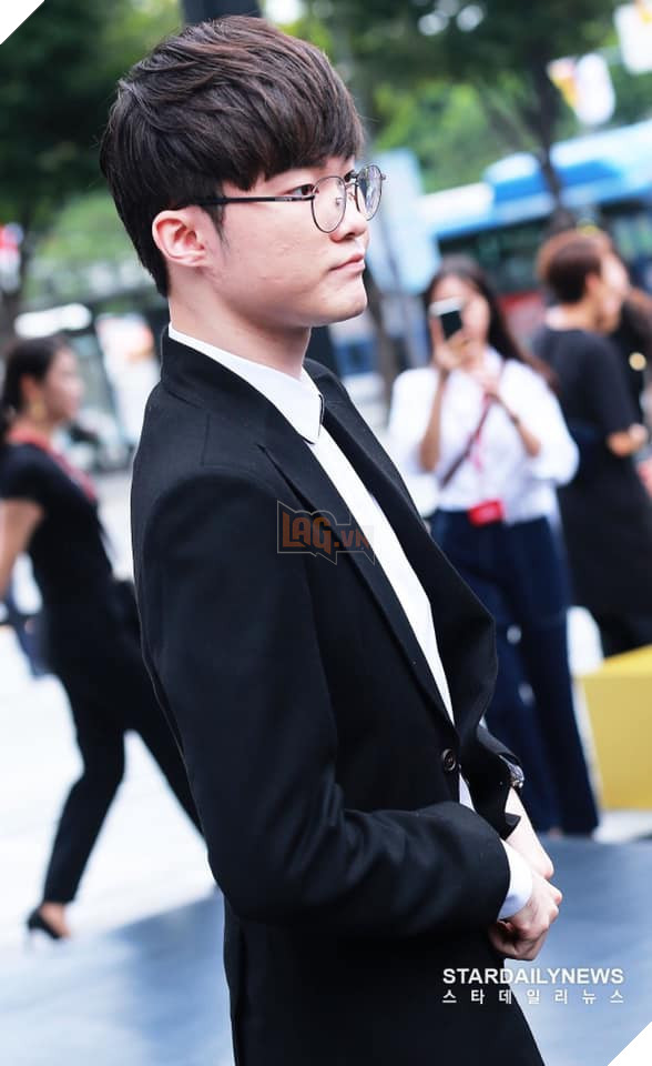 LMHT: Faker bất ngờ lột xác hóa soái ca tham dự sự kiện tại Hàn Quốc 12