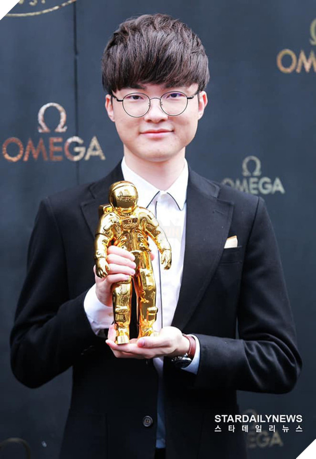 LMHT: Faker bất ngờ lột xác hóa soái ca tham dự sự kiện tại Hàn Quốc 13