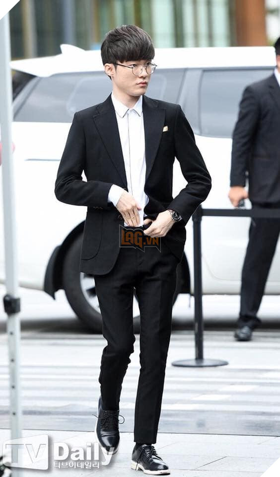 LMHT: Faker bất ngờ lột xác hóa soái ca tham dự sự kiện tại Hàn Quốc 7