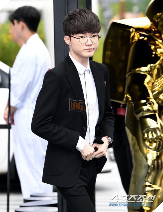 LMHT: Faker bất ngờ lột xác hóa soái ca tham dự sự kiện tại Hàn Quốc 9