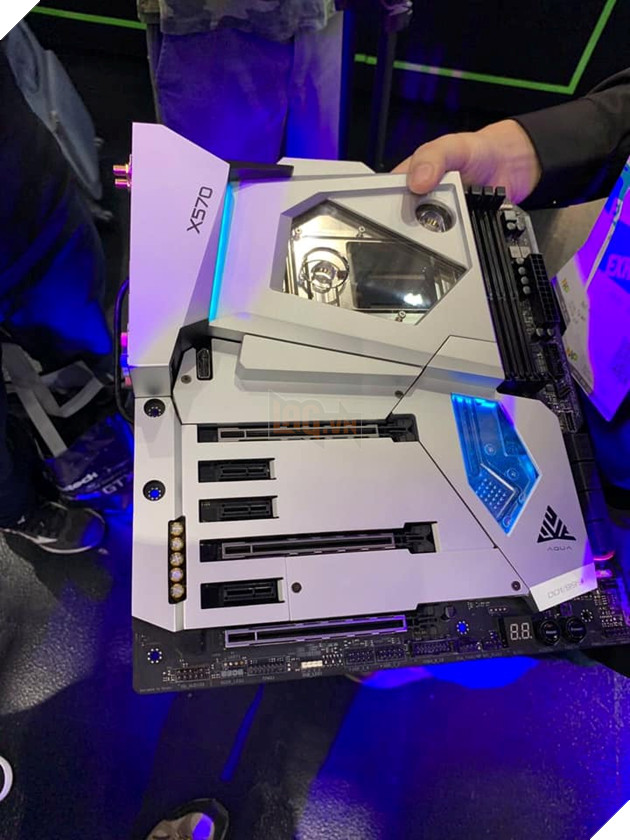 ASRock chính thức ra mắt X570 AQUA và giới hạn chỉ có 999 mẫu 