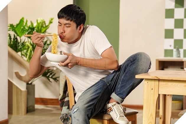 Isaac bị Kiều Minh Tuấn ngược đãi trong phim mới 6