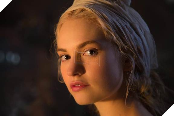  ‘Lọ Lem’ Lily James hội ngộ Ed Sheeran cùng nhiều sao lớn trong bộ phim ca nhạc Yesterday 2