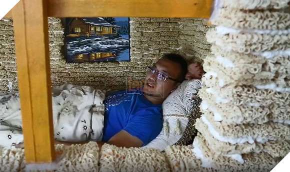 Ông bố xây nhà siêu to khổng lồ bằng mì gói khiến cộng đồng mạng Trung Quốc xôn xao 5
