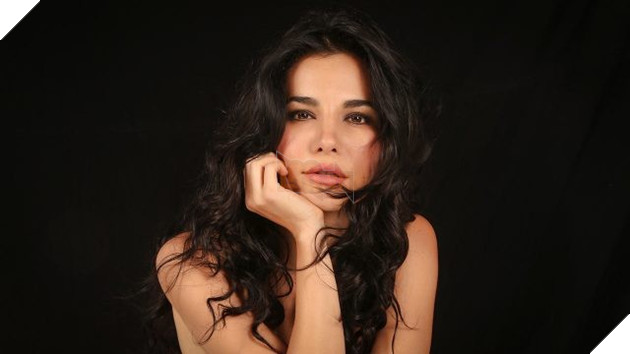 Ngất ngây trước vẻ đẹp mê hồn của hai nữ chính trong phim kinh dị Trò đùa tử thần