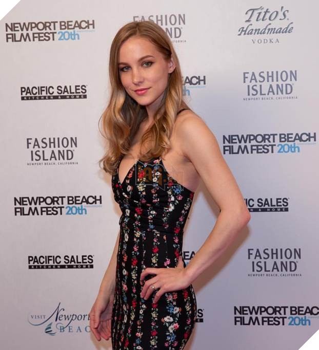 Ngất ngây trước vẻ đẹp mê hồn của hai nữ chính trong phim kinh dị Trò đùa tử thần 5