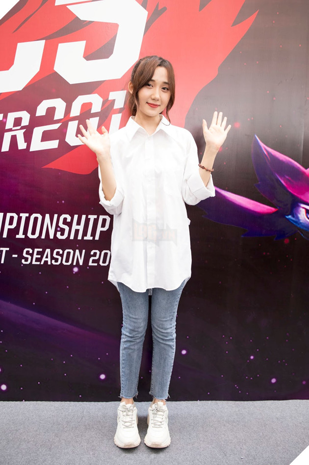 Hé lộ loạt ảnh siêu bựa của Thầy giáo Ba khi đối đầu Cụ Tổ Warzone  19