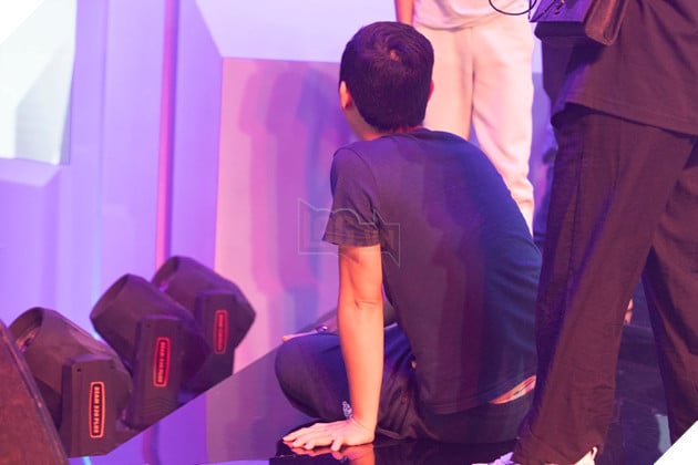 Hé lộ loạt ảnh siêu bựa của Thầy giáo Ba khi đối đầu Cụ Tổ Warzone  8