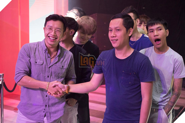 Hé lộ loạt ảnh siêu bựa của Thầy giáo Ba khi đối đầu Cụ Tổ Warzone  10