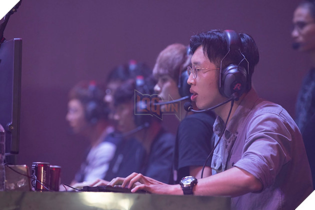 Hé lộ loạt ảnh siêu bựa của Thầy giáo Ba khi đối đầu Cụ Tổ Warzone  5