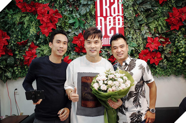 Lộ diện người sở hữu bản thương mại của Iphone 11 Pro Max đầu tiên về Việt Nam với mức giá khủng