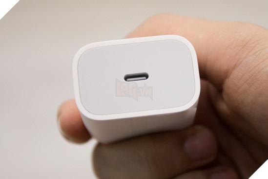 Cận cảnh iPhone 11 Pro Max đầu tiên tại Việt Nam với mức giá không tưởng 7