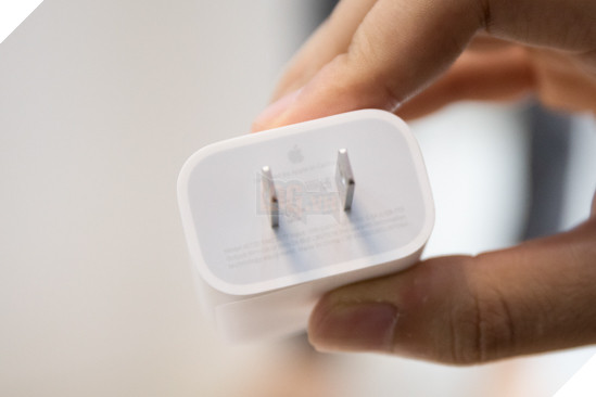 Cận cảnh iPhone 11 Pro Max đầu tiên tại Việt Nam với mức giá không tưởng 6