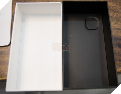 Cận cảnh iPhone 11 Pro Max đầu tiên tại Việt Nam với mức giá không tưởng 3