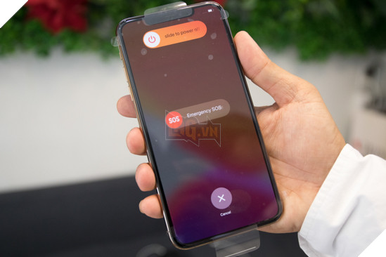 Cận cảnh iPhone 11 Pro Max đầu tiên tại Việt Nam với mức giá không tưởng 23