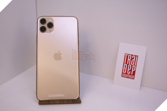 Cận cảnh iPhone 11 Pro Max đầu tiên tại Việt Nam với mức giá không tưởng 24