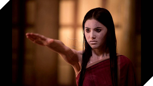 Ngắm nhìn vẻ đẹp siêu thực của những mỹ nhân kinh dị nổi tiếng nhất thế giới