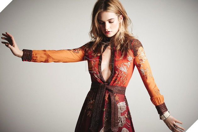 Nhìn lại những màn lột xác đầy ấn tượng của Lọ lem màn ảnh Lily James 11