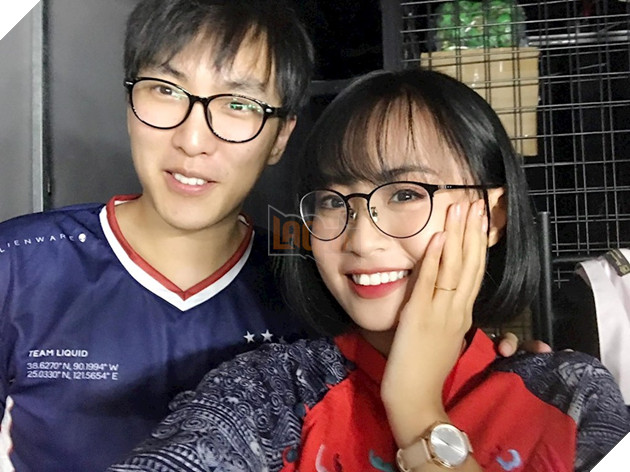 LMHT: Bị game thủ chỉ trích phỏng vấn nhạt, MC Minh Nghi bức xúc, bảo rằng mình mệt rồi 