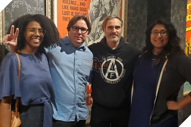 Joker: Joaquin Phoenix bất ngờ xuất hiện tại buổi chiếu phim với phát biểu gây sốt