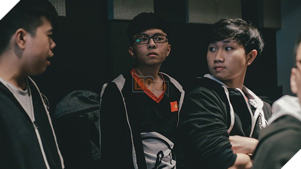 LMHT: DWG Nuguri leo Thách Đấu chỉ trong 1 tuần, chả trách sao Hani không có cơ hội cân kèo 3