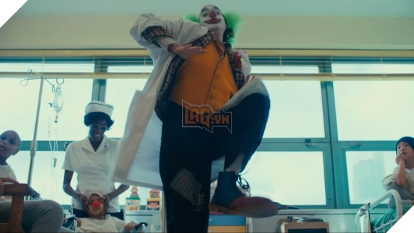 Fan có ngừng so sánh nếu biết Joker là một bộ phim tưởng nhớ Heath Ledger? 7