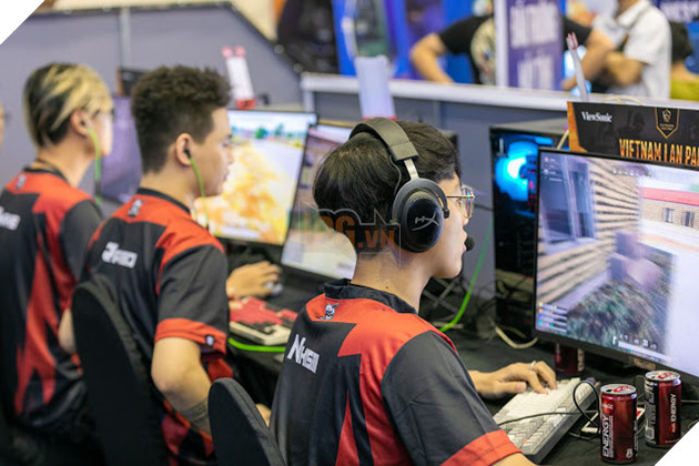 Hơn 3000 khán giả bùng cháy cùng Đấu Trường Máy Tính mùa 6 6