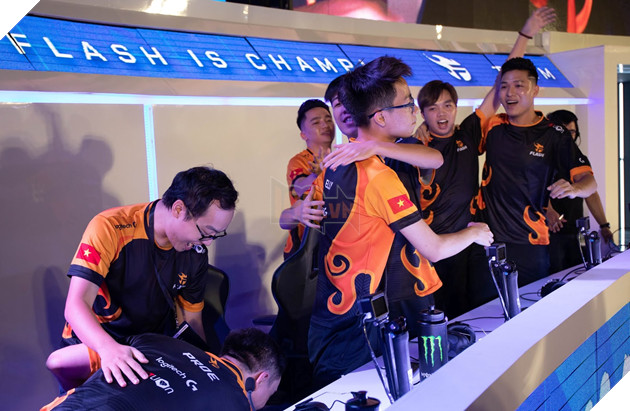 Team Flash - Nhà đương kim vô địch Thế giới thể hiện đẳng cấp tại Đấu trường Danh Vọng 9