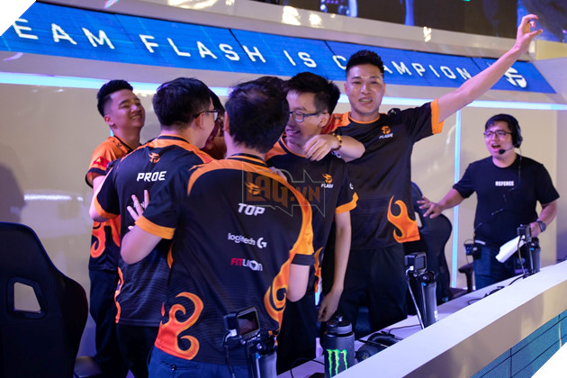 Team Flash - Nhà đương kim vô địch Thế giới thể hiện đẳng cấp tại Đấu trường Danh Vọng 8