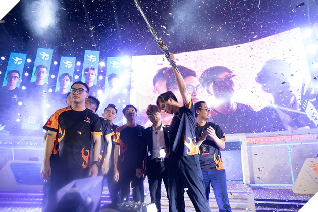 Team Flash - Nhà đương kim vô địch Thế giới thể hiện đẳng cấp tại Đấu trường Danh Vọng 12