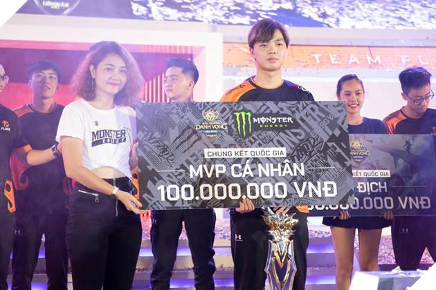 Team Flash - Nhà đương kim vô địch Thế giới thể hiện đẳng cấp tại Đấu trường Danh Vọng 5