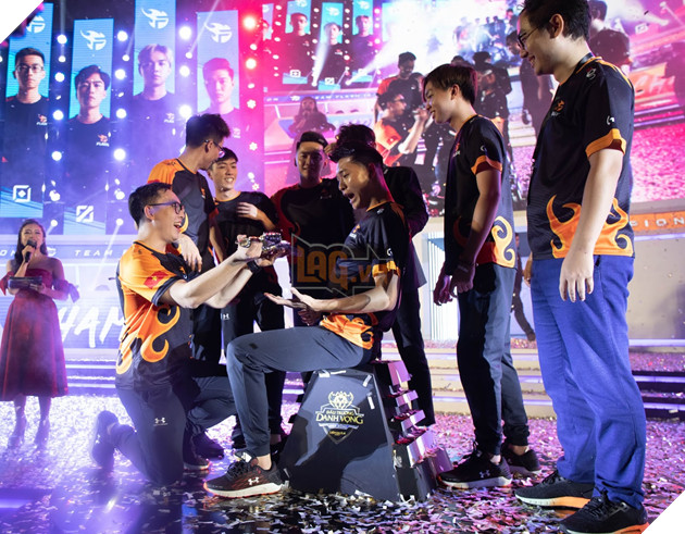 Gấu - người anh cả vững vàng của Team Flash sau ba chức vô địch Đấu trường Danh Vọng 5