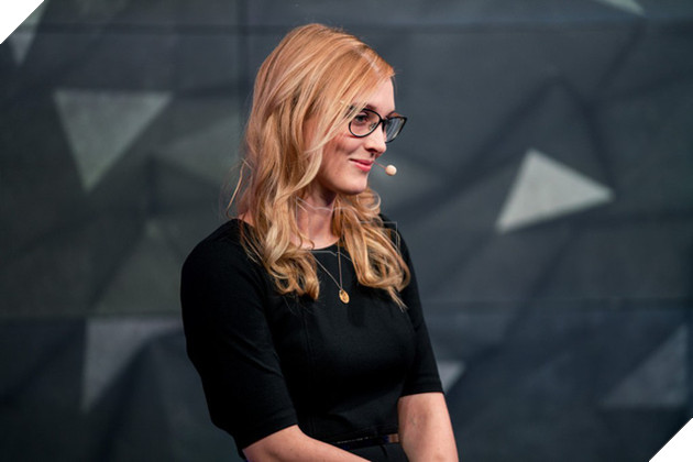 Nữ MC LMHT nổi tiếng Sjokz gặp kẻ hai mặt, vừa khen xong lại quay về xỉ vả không thương tiếc