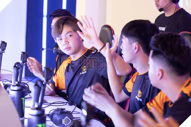 ADC: Bởi vì chúng tôi là những nhà vô địch Thế giới...  2