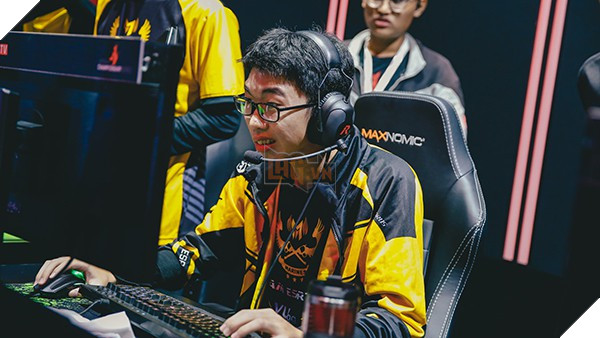 LMHT: Yoshino đăng đàn tuyên bố lý do không thi đấu tại CKTG, fan ngỡ ngàng, cho rằng quá khó tin - Ảnh 2.