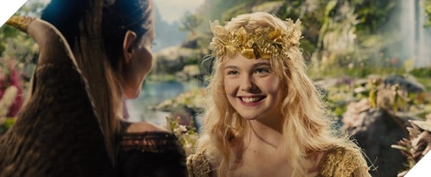 Maleficent 2: Cận cảnh nhan sắc của nàng công chúa ngủ trong rừng Elle Fanning 2