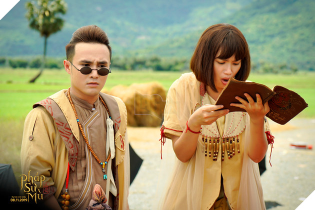 Pháp sư mù và những gam màu sáng tối về thế giới tâm linh