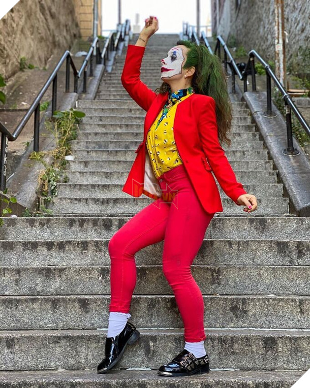 Người dân phàn nàn khi có quá nhiều người đến cầu thang nơi Joker nhảy múa để sống ảo 2