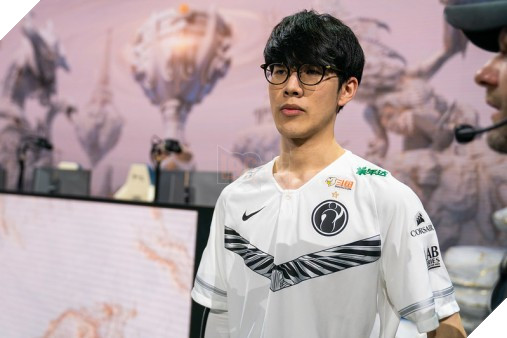 LMHT: Vì không biết cách tiêu tiền nên TheShy đã chi 23 tỷ đồng để làm từ thiện 3