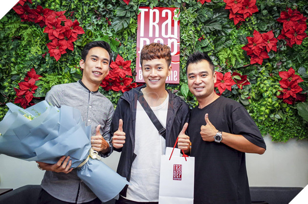  HOT Lộ diện chủ nhân của chiếc AirPods Pro đầu tiên vừa cập bến Việt Nam